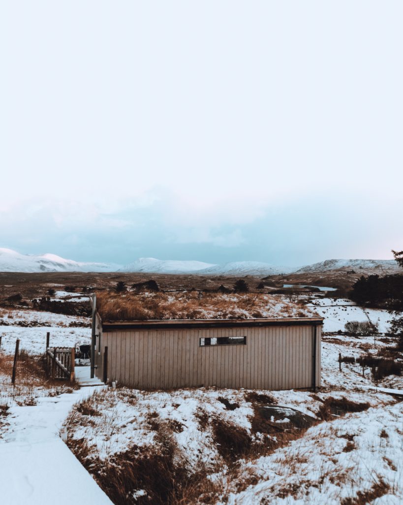 Remote cabin to practice mindfulness in an age of information